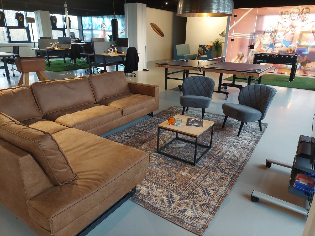 CAN clubhuis loungebank